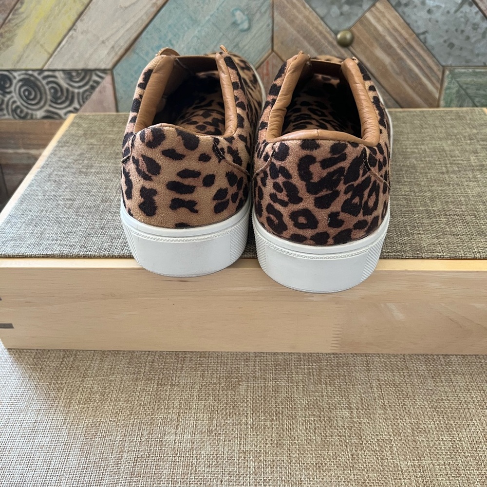 Very Volatile Leopard Print Sneakers - Picture 6 of 9